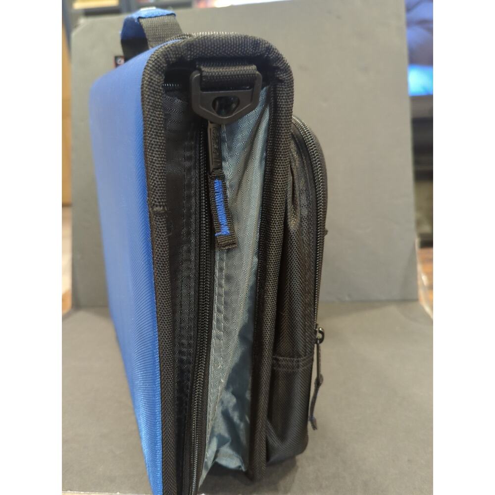 Case-it The Universal Zipper Binder -‎ 2 Inch O-Rings Padded Pocket - Picture 10 of 10